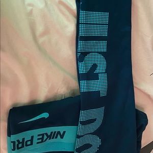 Nike leggings. Size small. Like new